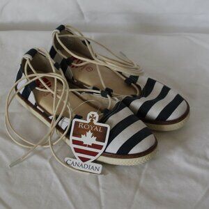 Royal Canadian navy and white 7US